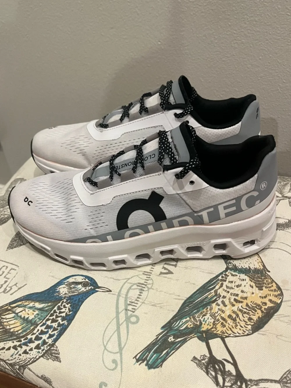 Men’s On Cloudmonster white size 8 (41) - Picture 5 of 10